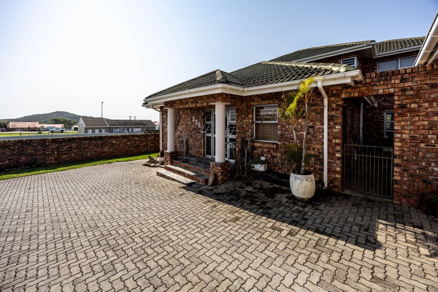 4 Bedroom Property for Sale in Kidds Beach Eastern Cape